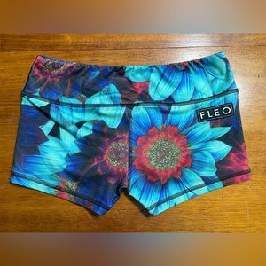 Fleo medium shorts with flower pattern